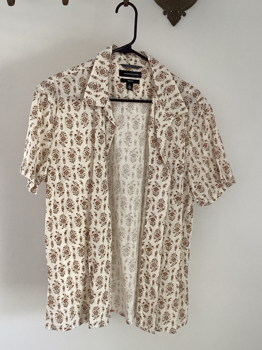Treasure & Bond Cream Short-Sleeve Button-Down with Brown Floral Print